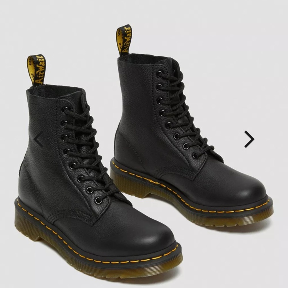 Dr. Marten 1460 WOMEN'S PASCAL VIRGINIA LEATHER BOOTS